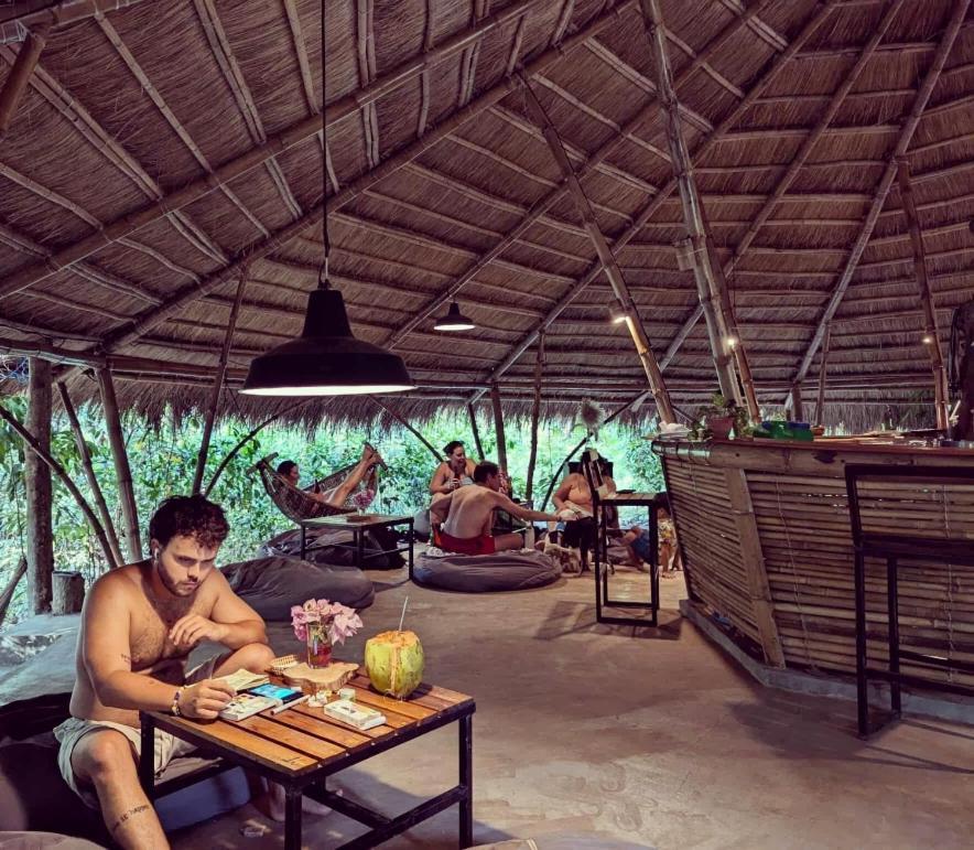 Ecocio Jungle Hostel Coron Exterior photo